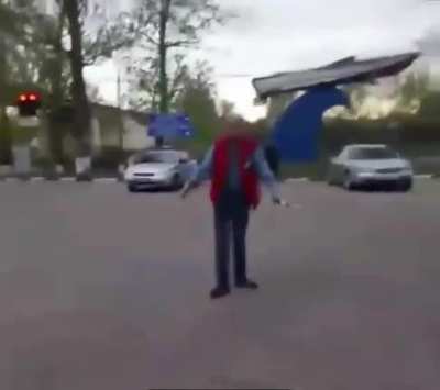 Cops in Russia handling a guy with a knife