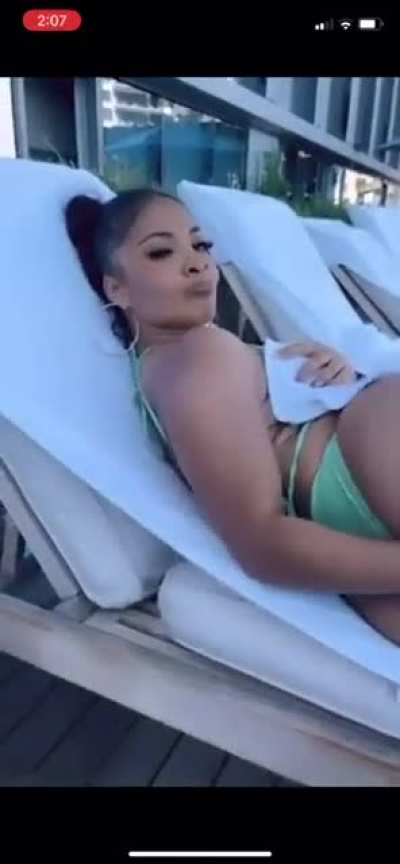 Pretty face and ass