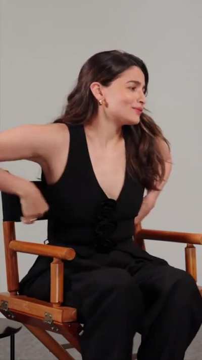 Alia Bhatt can't stop showing 'em