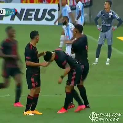 Jo&atilde;o Gomes s&oacute; queria um abra&ccedil;o