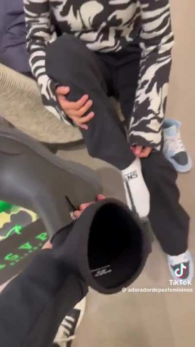 Tiktoker has stinky feet 😮&zwj;💨