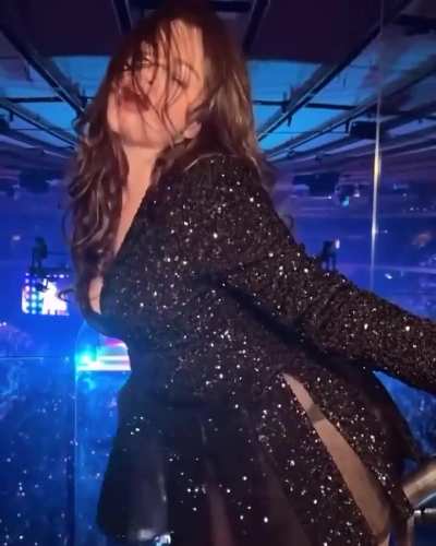 Selena could&rsquo;ve been the greatest stripper 🔥