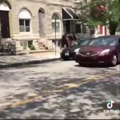 Baltimore police couldn&rsquo;t keep up with a man carrying a TV