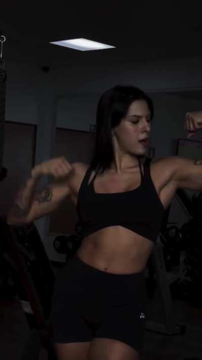 Ana Castela