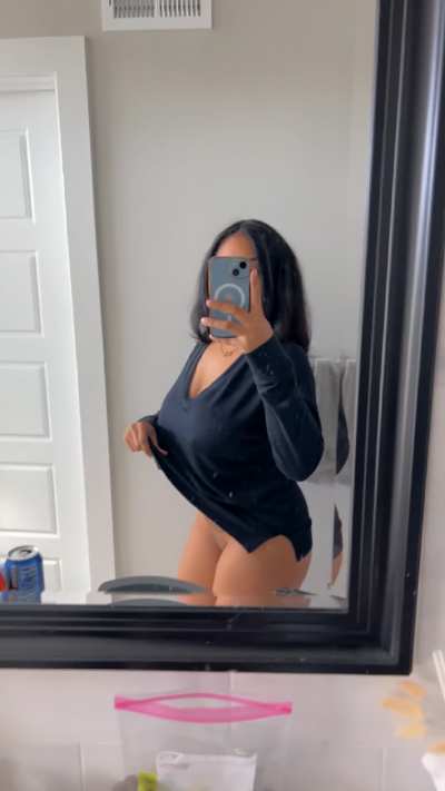 Running a sale on my onlyfans 5 bucks all natural size F knock<wbr>ers😋😋 
