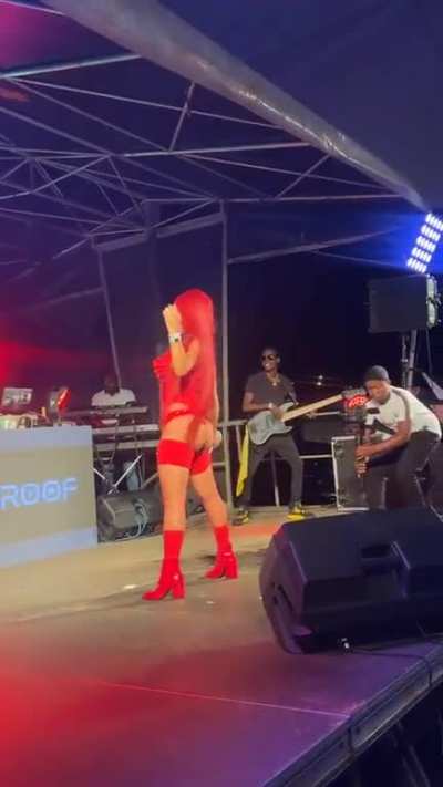 Shenseea Jiggle