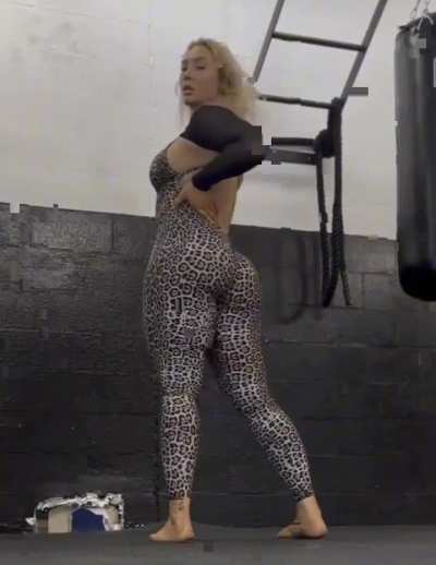 Oh Thikkita ass is jiggling? That's just a normal day for us. Not like were complaining 😏🍑