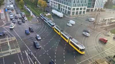 Timelapse of traffic in the intersection of Otto-Braun-Stra&szlig;e and Mollstra&szlig;e
