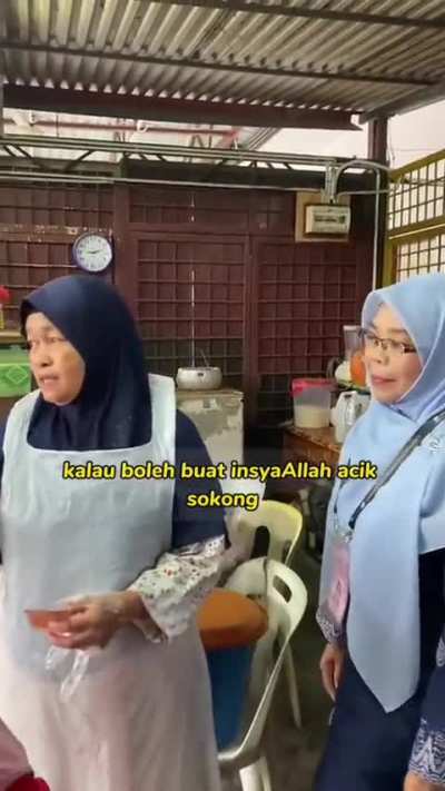 "No voting in Islam" - Video shows a deranged Mak Cik and her weird reasons