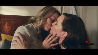 Sarah Soetaert &amp;amp; Guinevere Turner (Different for Girls)