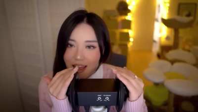 Kimi&rsquo;s ASMR does things to me&hellip; 😳