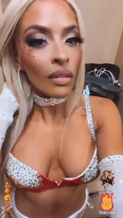 Zelina Vega 🥵