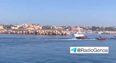 5,000 migrants from Africa broke into the small Italian island of Lampedusa today. 

They arrived on 112 different boats.

6,000 Italians live on the island.