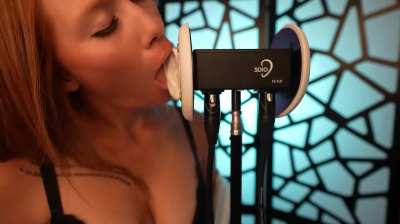 Some more instense GingerASMR ear licking she&rsquo;s so addicting 😩🥵👅