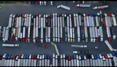 Skills of these truckers!