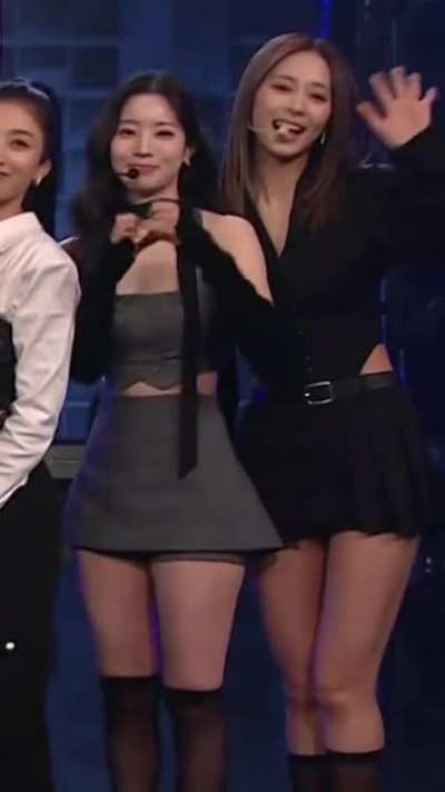 Dahyun &amp;amp; Tzuyu legs