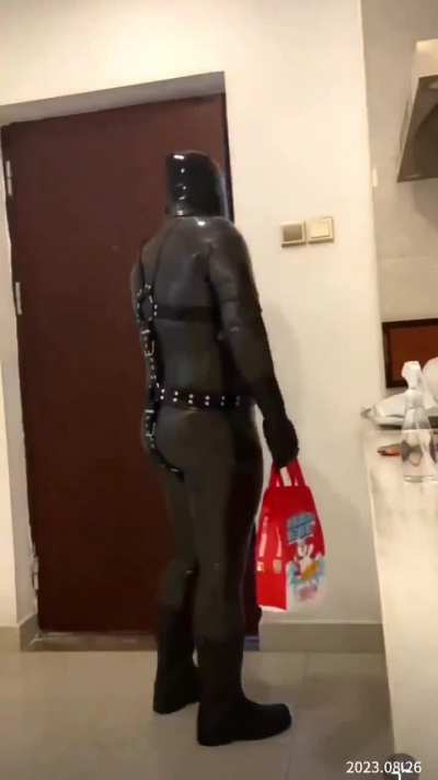 being a delivery driver in china be like: