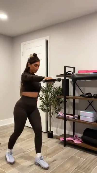 that fat ass will never leave her😮&zwj;💨🍑😍