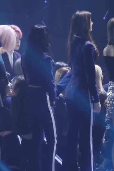 Twice - Tzuyu and Momo in Skintight Pants