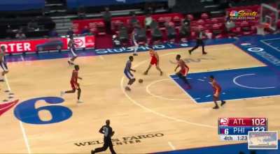 [Highlight] Paul "Bball Paul" Reed with the block and pretty euro step for the slam on the other end!