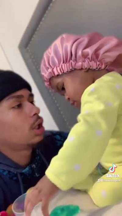 Haha slapping baby funny