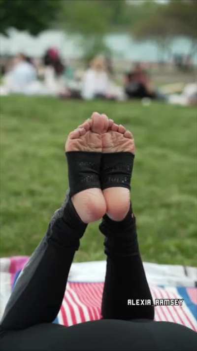 Public post workout stirrups