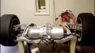 O som do motor el&eacute;trico de um Tesla pode ser ouvido quando bem de perto