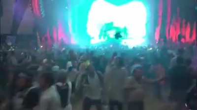 Le dernier post de Gregory Charles est pas vrai, c'est &Ccedil;A un show de Gregory Charles
