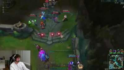 Sions ults backwards... and into the entire enemy team