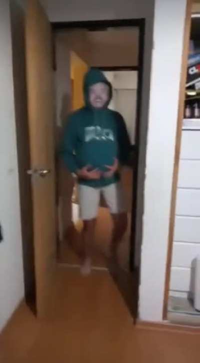 😱