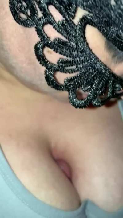 He doesn&rsquo;t last long between my tits