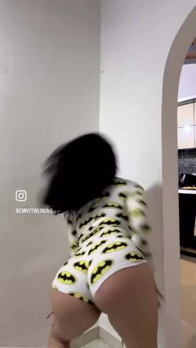 Emny Twerking