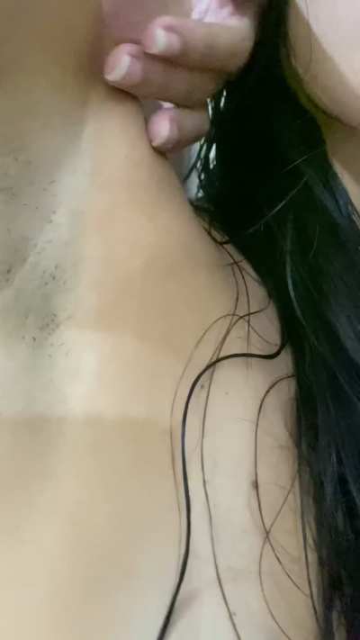 I don&rsquo;t blame you if you can&rsquo;t stop looking at my pits.. they are your trigger!
