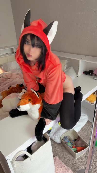 waiting for daddy to play with me &amp;gt;:3