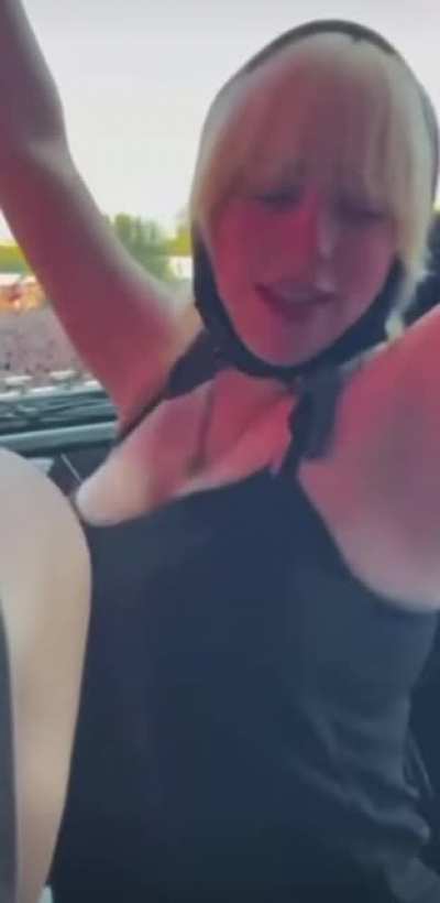 Billie Eilish Bounce (slow mo)