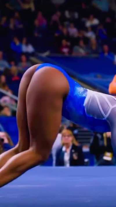 Florida&rsquo;s Trinity Thomas 💙🧡🤍🐊