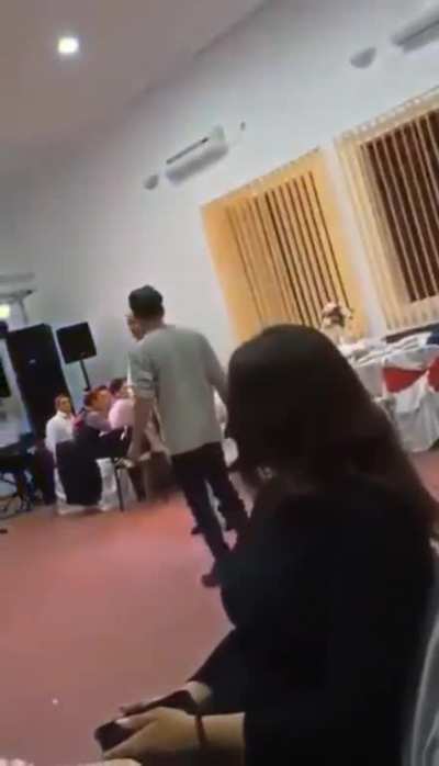 Singer knocks out annoying drunk man at Wedding