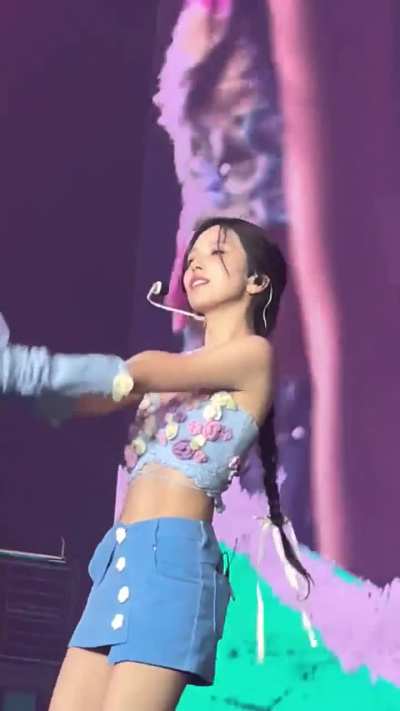 230924 Mina