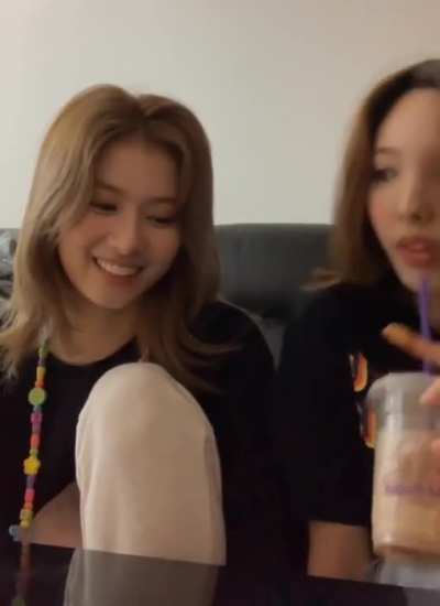 200729 - Sana&acute;s cute reaction when Nayeon took a sip from the same straw she used seconds before