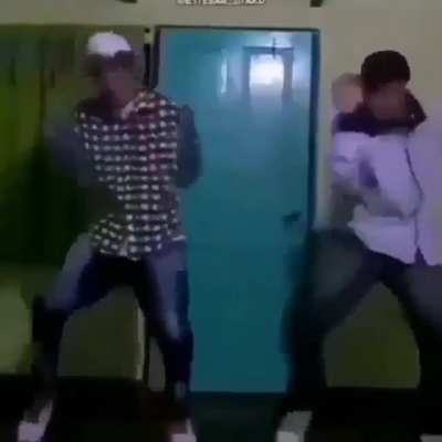oficialmente confirmo que el baile queda con cualquier canci&oacute;n
