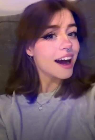 Anyone knows her @?