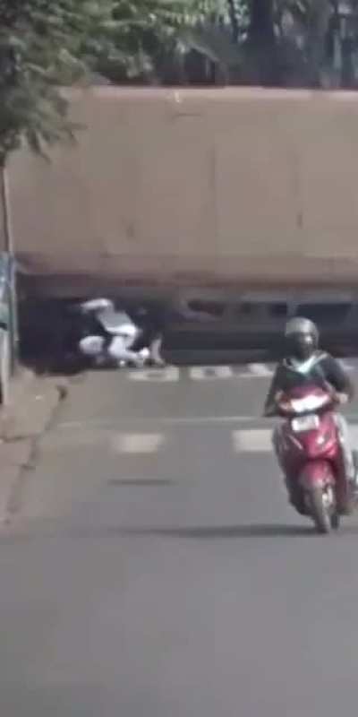 HMFT after the bus I&rsquo;m riding blows a tire and crushes me like a bug..