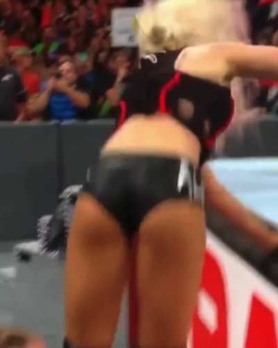 I think we all can agree that this was one of Alexa&rsquo;s best attires