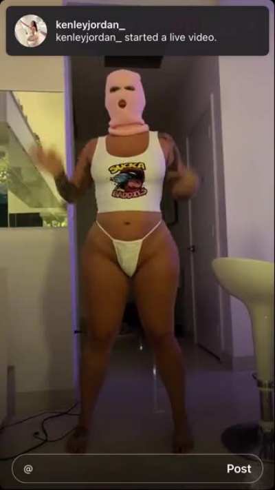 Taytatted(no she’s not from ny but I don’t know where to put the video so here y’all go 🤷🏾‍♂️)