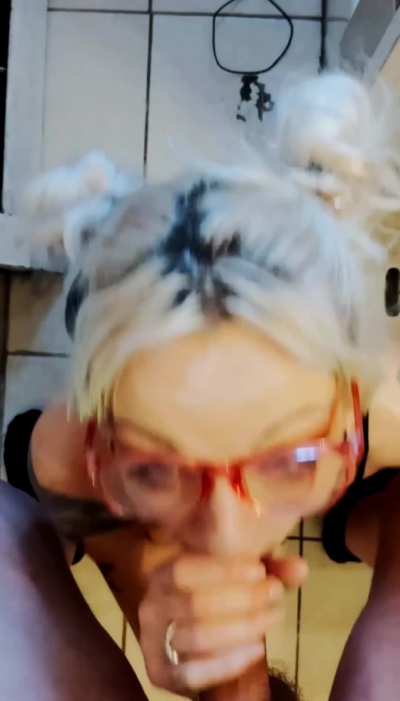 Obedient slut chokes on piss