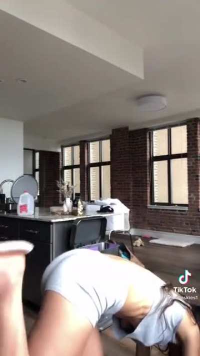 Titty at 7 sec
