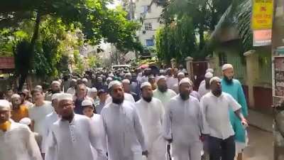ঢাকার রাস্তায় ইসলামিস্টরা প্রকাশ্যে হুমকি দিচ্ছে, "পূজা হতে দেবো না"