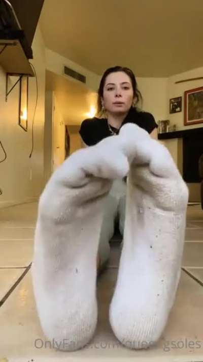 brunette foot joi