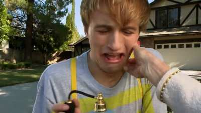 Fred The Show : S01E01 Love Potion