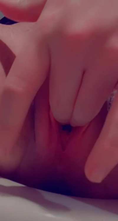 I love the sound of my pussy when I&rsquo;m edging